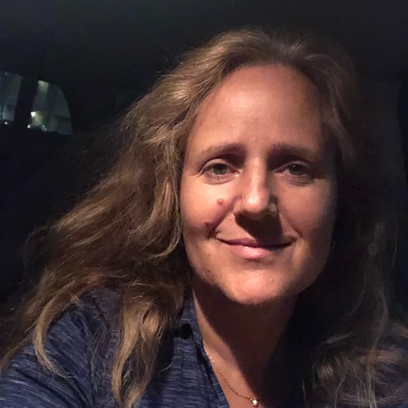 Welcome to my Posh closet! 🥰 - Picture 4 of 8